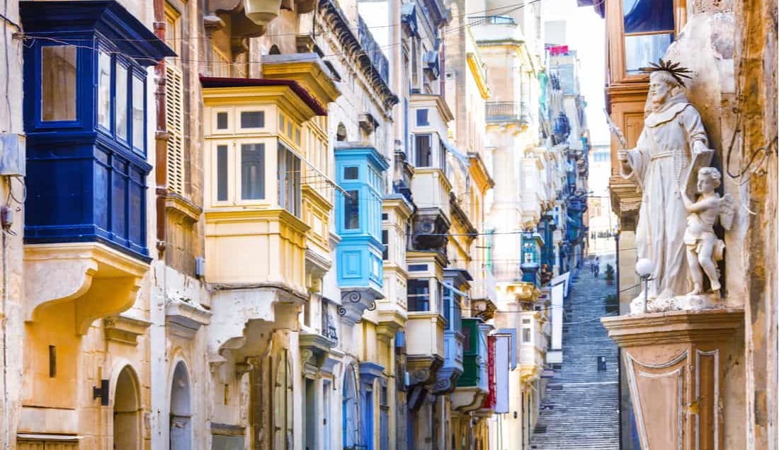 Wander the streets of Valletta 