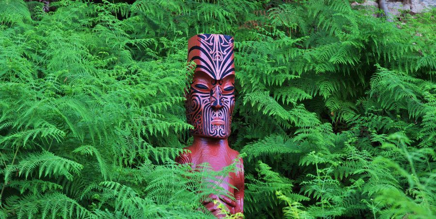 Māori Statue Rotorua.jpg