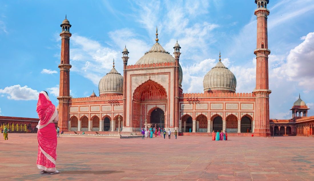 Admire the magnificent Jama Masjid.