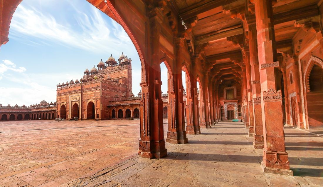 Discover the red sandstone city of Fatehpur Sikri.